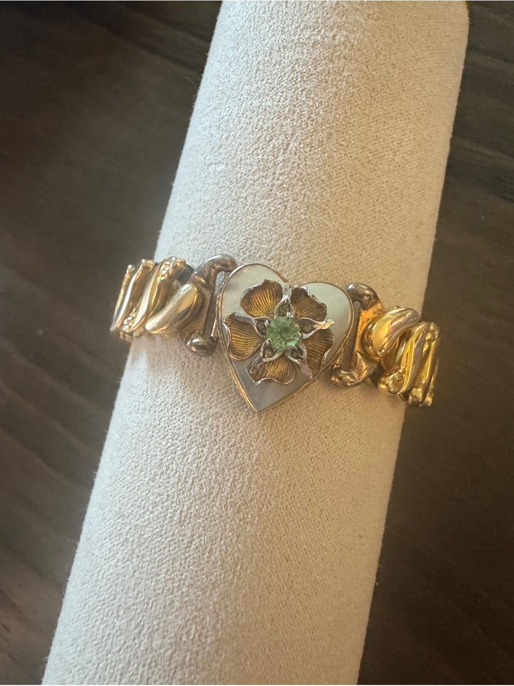 Vintage B & N Sweetheart Mother of Pearl bBracelet